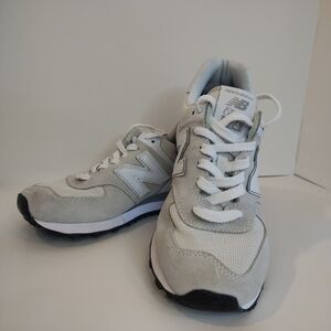 New Balance White And Gray Sneakers
